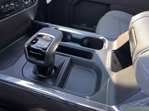 New 2026 GMC Sierra 1500 SLT image 17