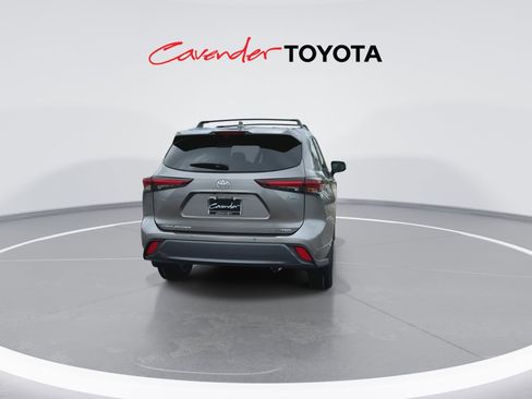 New 2026 Toyota Highlander Limited AWD/4WD image 7