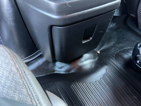 Used 2011 GMC Savana 1500 image 18