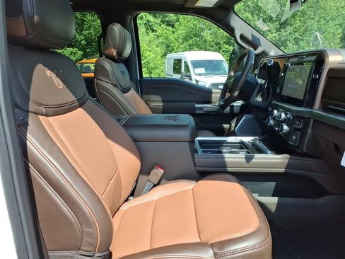 New 2026 Ford F250 King Ranch w/ Chrome Package AWD/4WD image 14