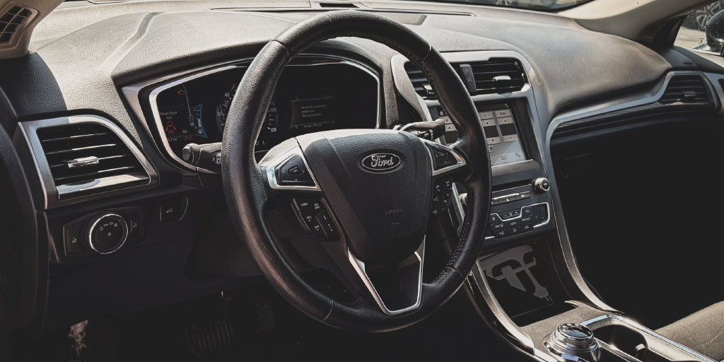 Used 2018 Ford Fusion Energi SE FWD image 2