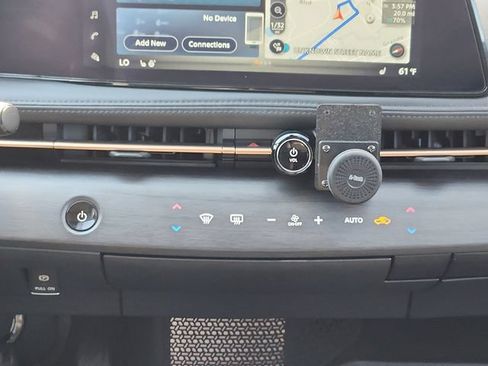Used 2024 Nissan Ariya AWD image 17