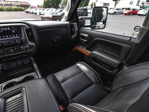 Used 2019 Chevrolet Silverado 3500 High Country AWD/4WD image 34