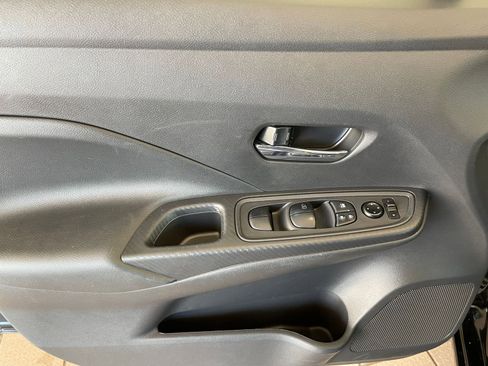 Used 2025 Nissan Versa SV image 18