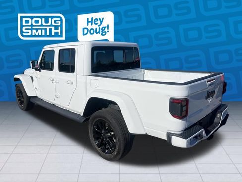 Certified 2023 Jeep Gladiator Overland AWD/4WD image 3