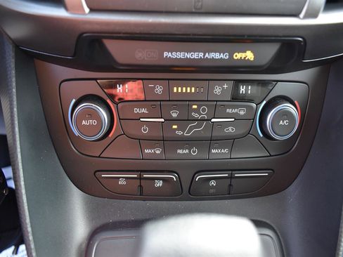 Used 2020 Ford Transit Connect XL image 17