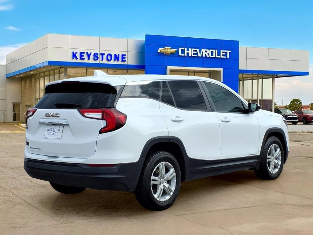 Used 2024 GMC Terrain SLE FWD image 7