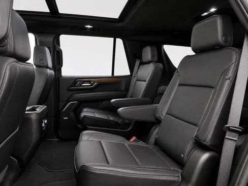 Used 2026 GMC Yukon Denali w/ Sun & Power Step Package AWD/4WD image 13