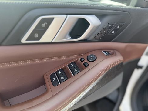 Used 2019 BMW X5 xDrive50i w/ Luxury Seating Package AWD/4WD image 12