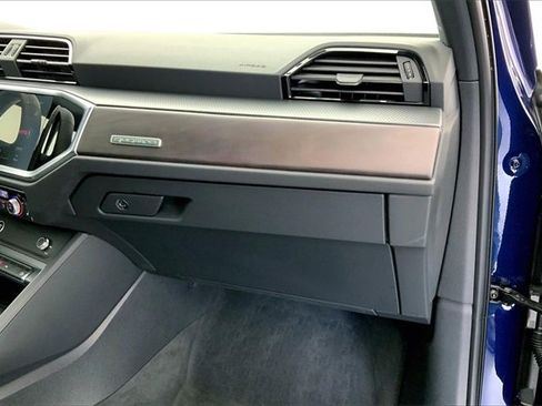 Certified 2025 Audi Q3 2.0T Premium w/ Convenience Package image 16