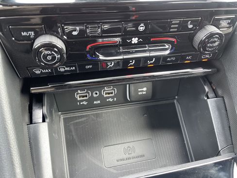 New 2025 Jeep Grand Cherokee Laredo X w/ Luxury Tech Group I image 8