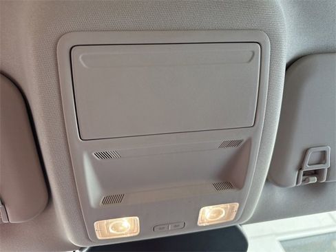 Used 2020 Ford Escape SE image 28