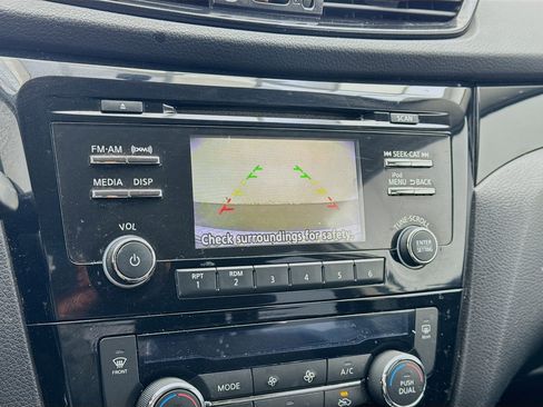 Used 2017 Nissan Rogue Sport SV image 10