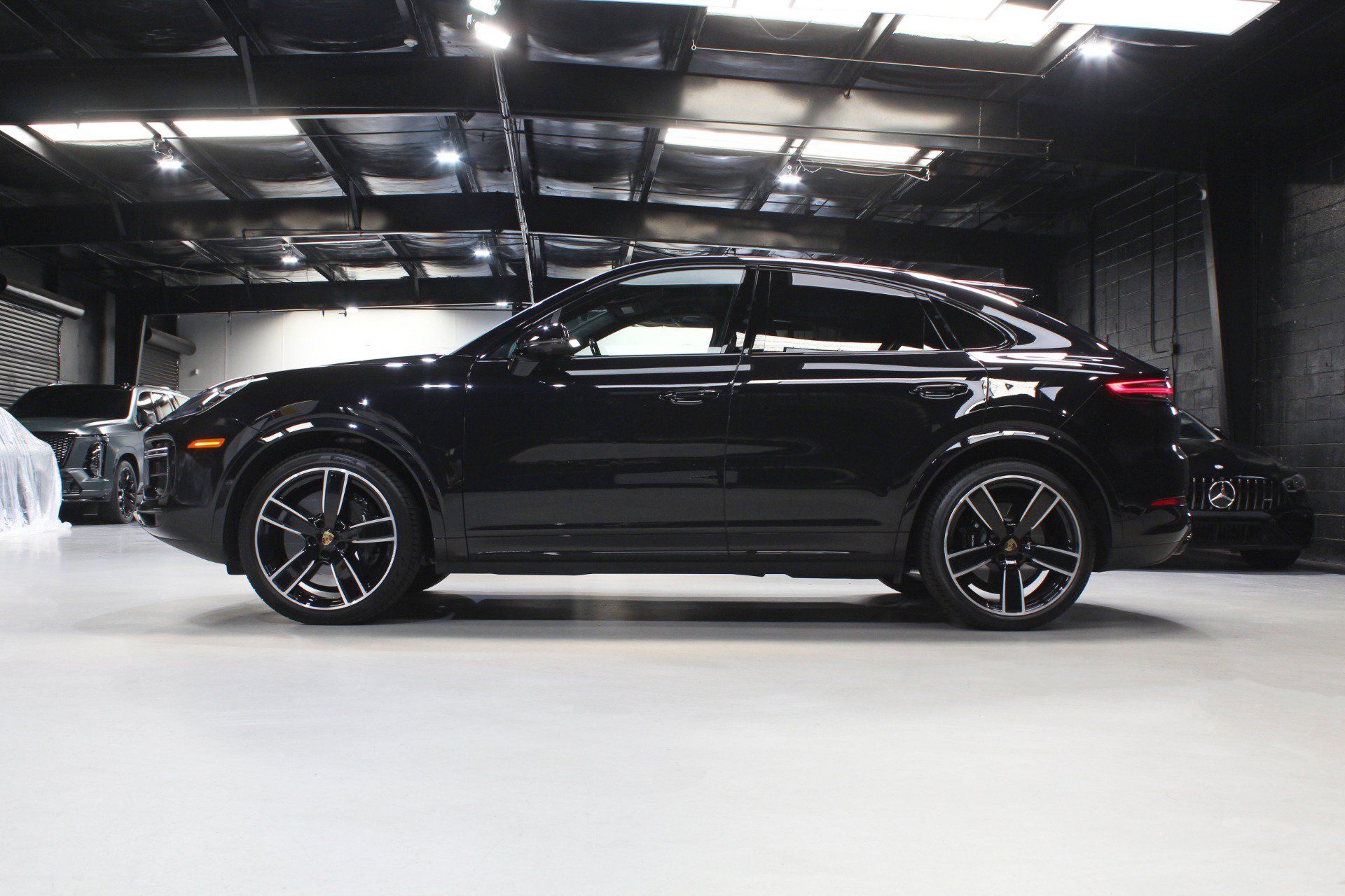 Used 2022 Porsche Cayenne Turbo AWD/4WD image 3