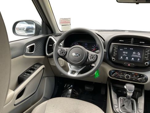 Used 2020 Kia Soul S FWD image 11