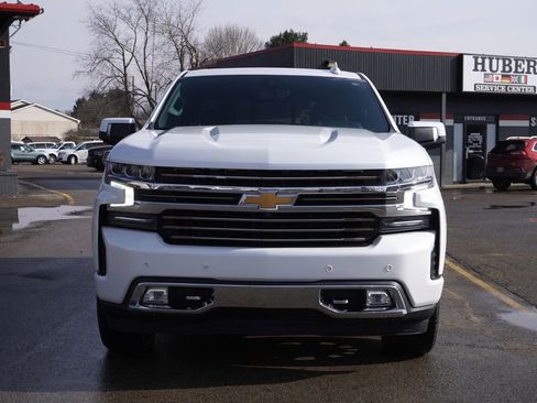 Used 2022 Chevrolet Silverado 1500 High Country w/ Technology Package image 2