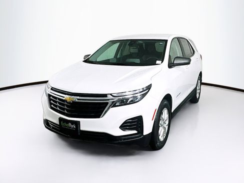 Used 2022 Chevrolet Equinox LS w/ LS Convenience Package image 3