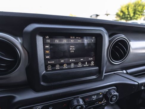 Used 2018 Jeep Wrangler Unlimited Sport S AWD/4WD image 11