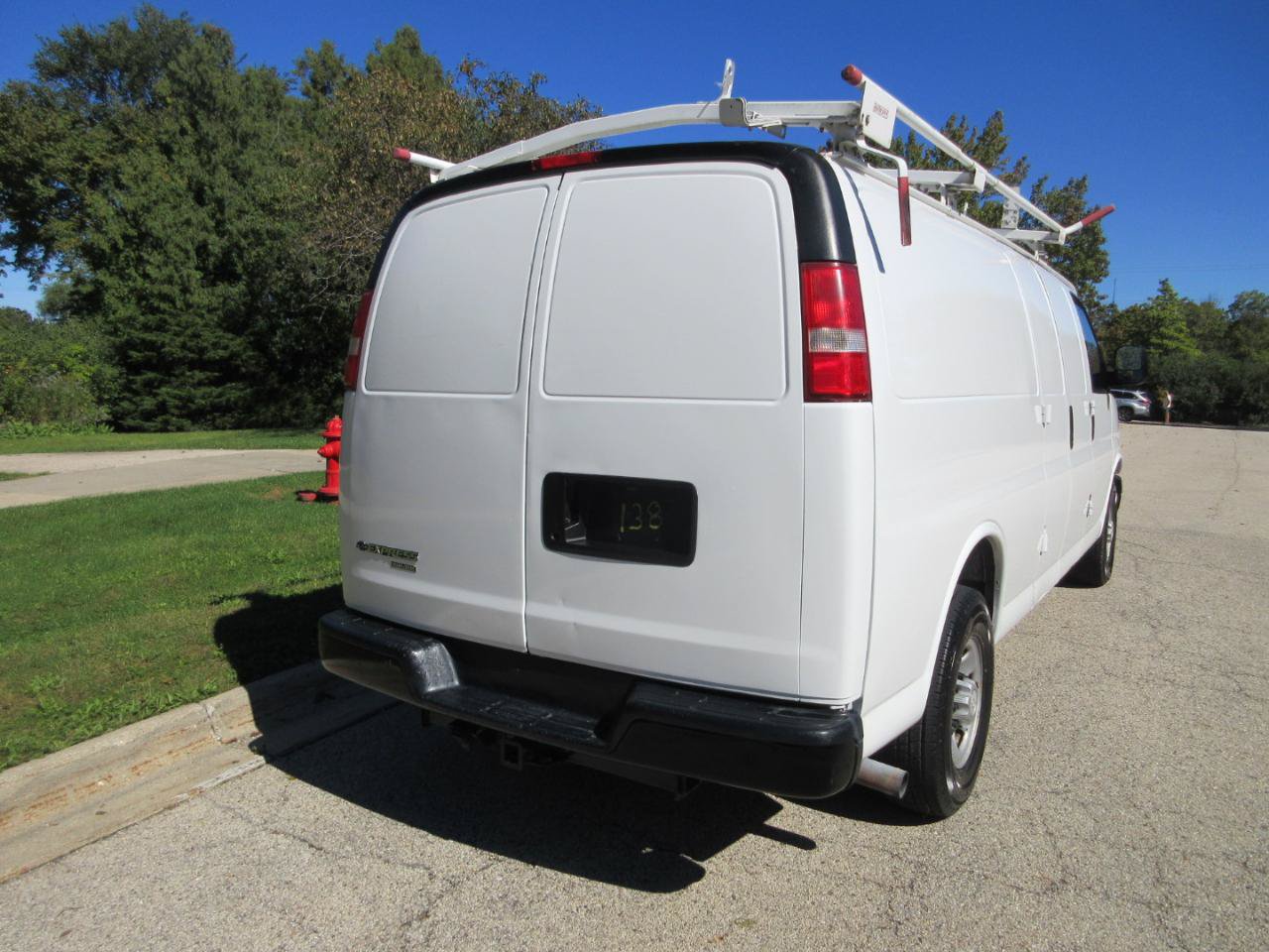 Used 2016 Chevrolet Express 3500 Extended RWD image 11