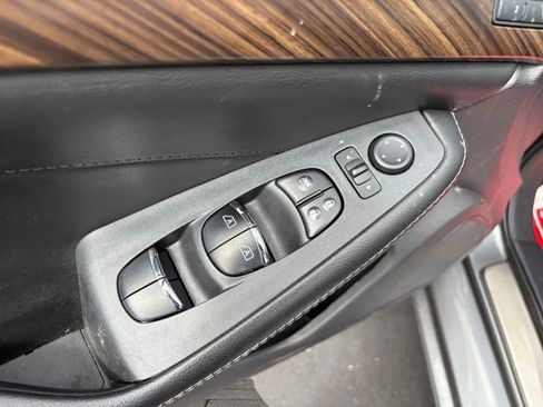 Used 2018 Nissan Maxima Platinum image 11