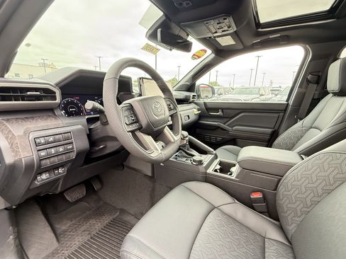 New 2026 Toyota Tacoma Limited AWD/4WD image 32