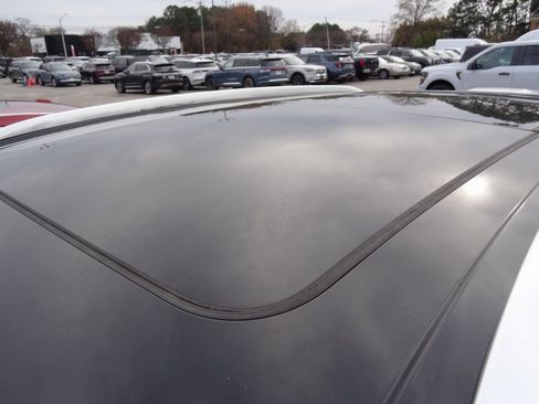 Used 2020 Lincoln Nautilus Reserve image 15