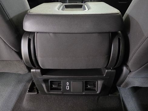 Used 2024 Chevrolet Silverado 1500 Custom image 18