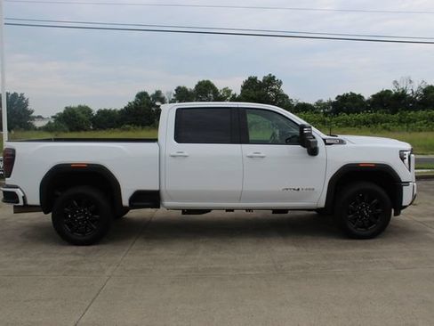Used 2025 GMC Sierra 2500 AT4 AWD/4WD image 6