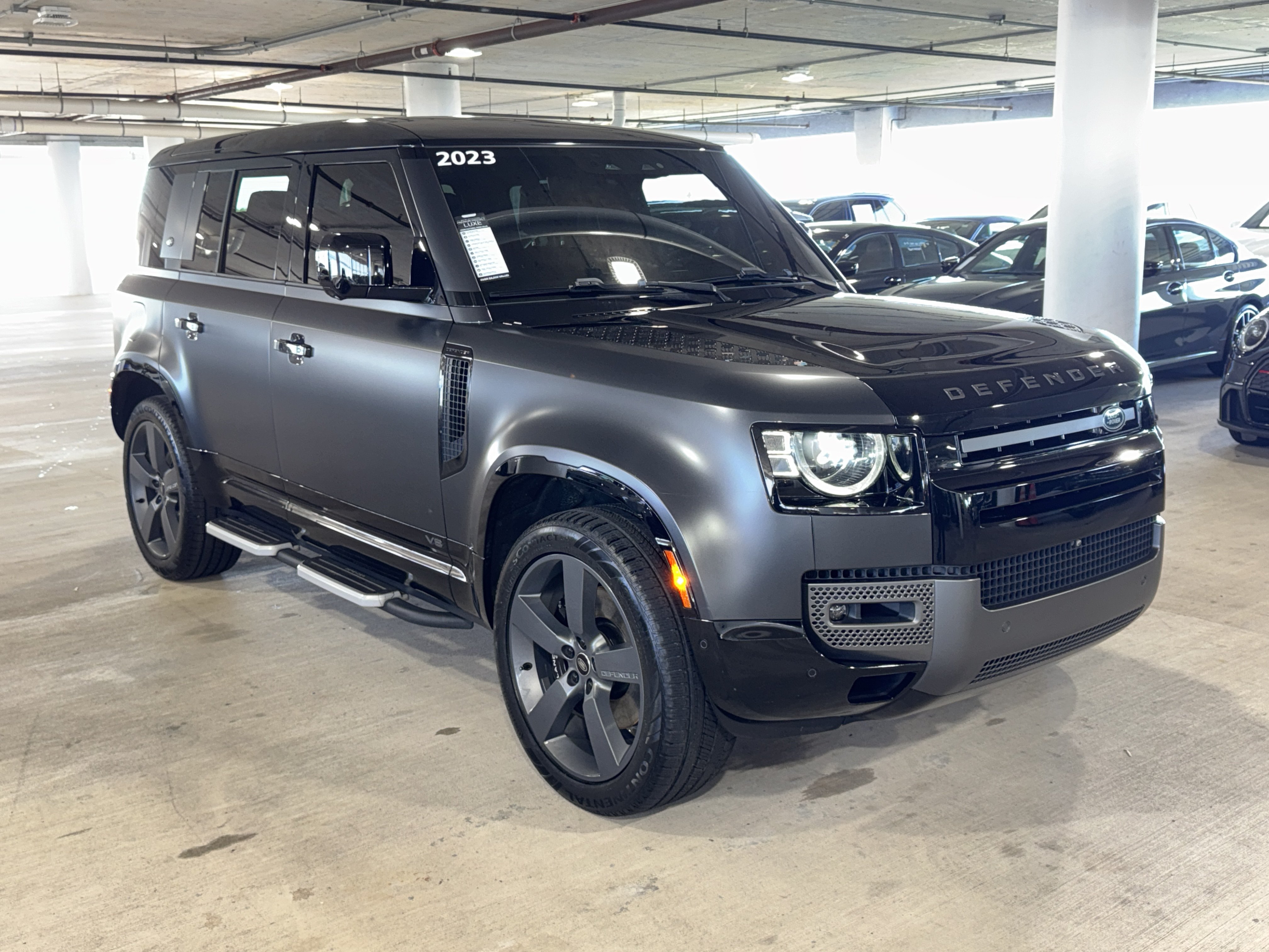 Used 2023 Land Rover Defender 110 V8 AWD/4WD image 2