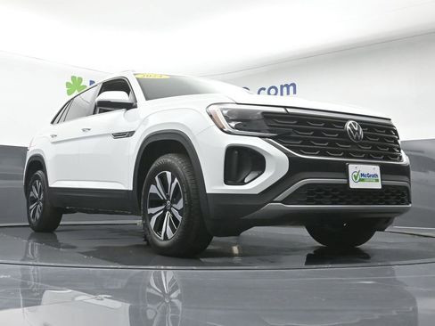 Used 2024 Volkswagen Atlas Cross Sport SE image 24