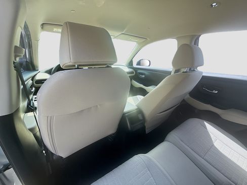Used 2024 Honda HR-V LX image 21