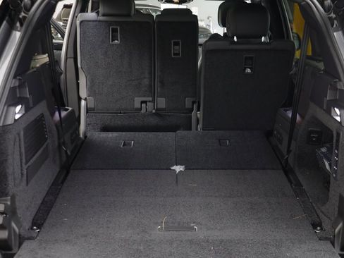 New 2025 Land Rover Range Rover Long Wheelbase SE image 20