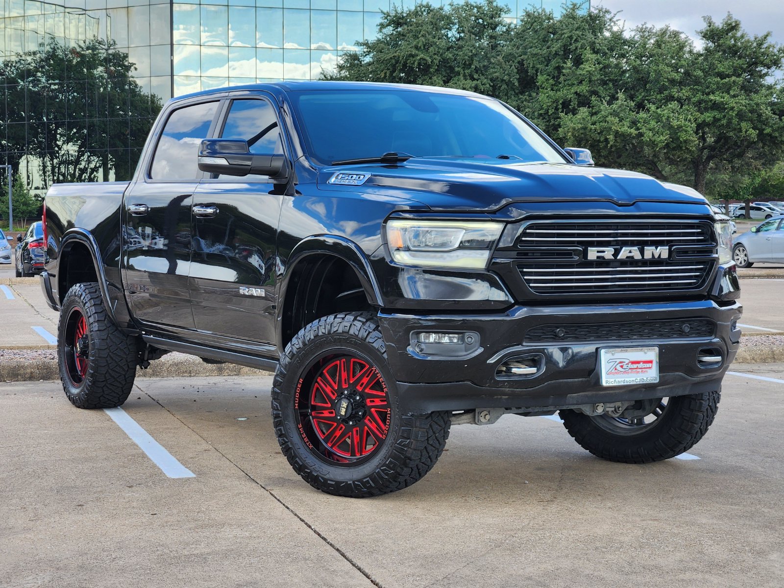 Used 2020 RAM 1500 Laramie AWD/4WD image 1