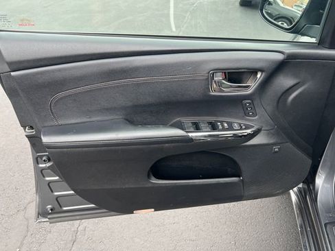 Used 2018 Toyota Avalon Limited w/ All Weather Liner Package FWD image 10