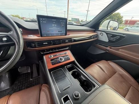 Used 2021 Lincoln Aviator Reserve w/ Equipment Group 208A AWD/4WD image 15