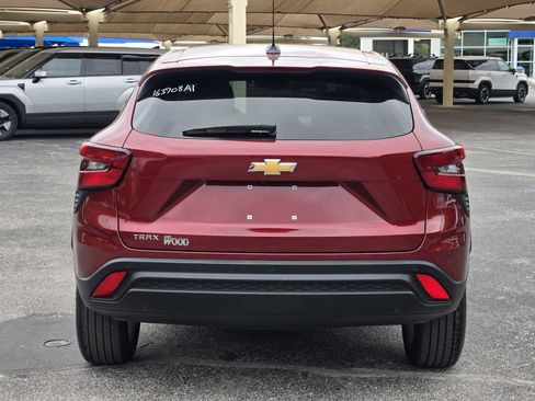 Used 2024 Chevrolet Trax LS w/ LS Convenience Package FWD image 6