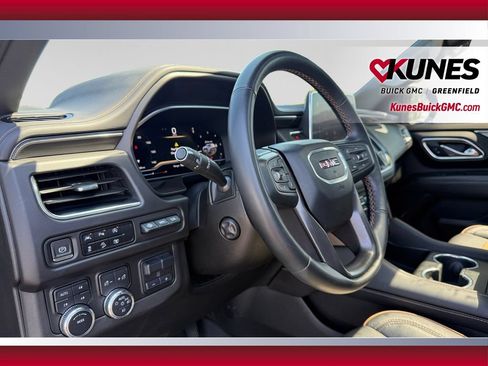 Used 2023 GMC Yukon AT4 w/ Technology Package AWD/4WD image 18