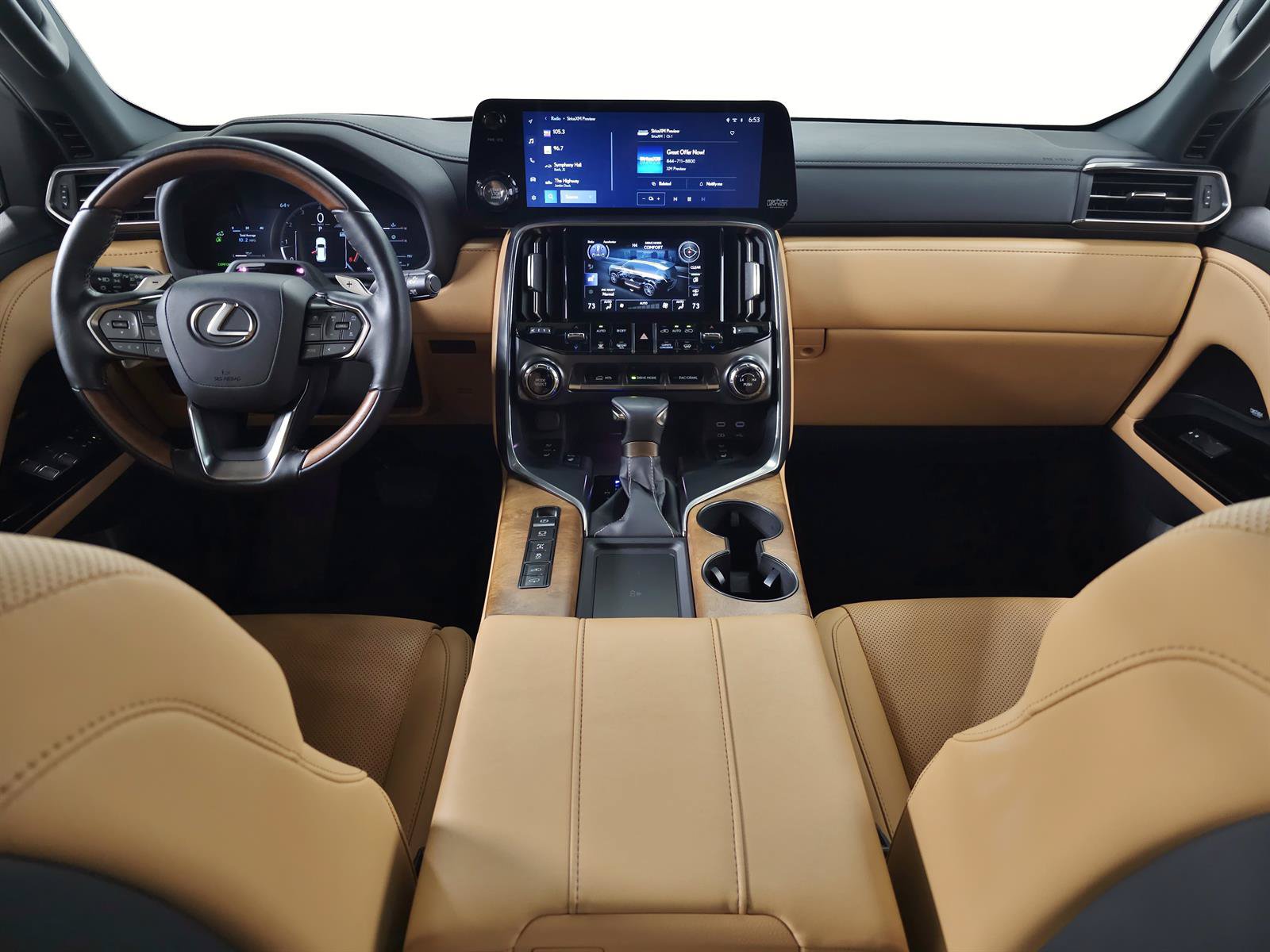 Used 2025 Lexus LX 600 4WD w/ Luxury Package image 16