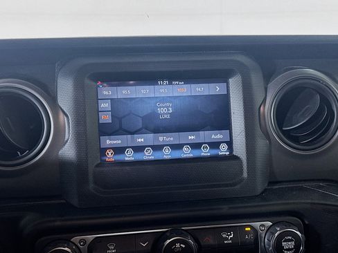 Used 2022 Jeep Wrangler Sport S AWD/4WD image 19