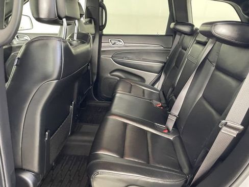 Used 2019 Jeep Grand Cherokee Limited AWD/4WD image 16