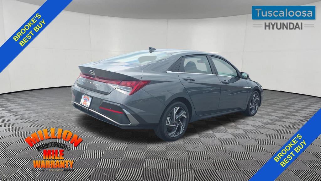 Used 2025 Hyundai Elantra SEL FWD image 8