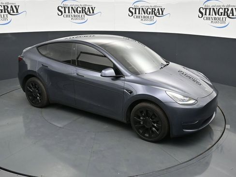 Used 2023 Tesla Model Y Long Range AWD/4WD image 9