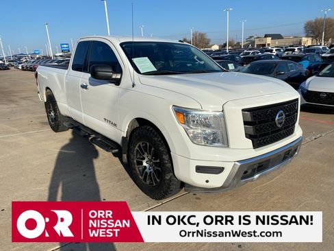 Used 2021 Nissan Titan SV w/ SV Convenience Package image 7