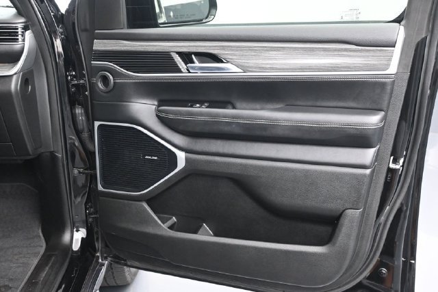 Used 2022 Jeep Wagoneer Series II AWD/4WD image 11