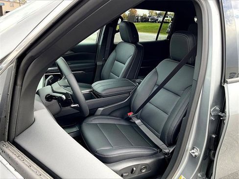 New 2026 Chevrolet Traverse LT image 9