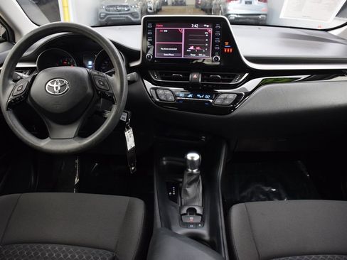 Used 2021 Toyota C-HR LE image 17