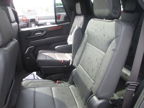 Used 2025 GMC Yukon Denali w/ Sun & Power Step Package AWD/4WD image 24