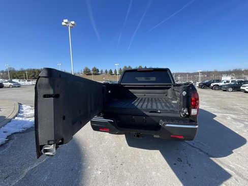 Used 2017 Honda Ridgeline Sport image 18