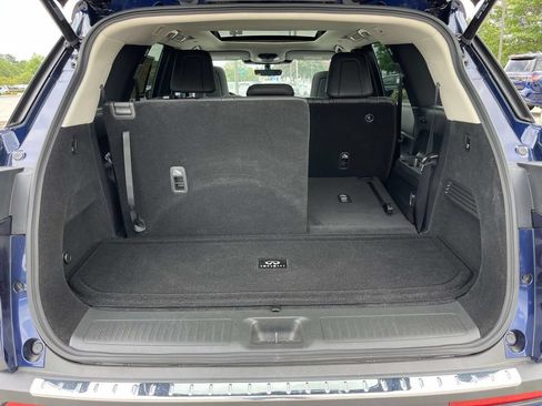 Used 2025 INFINITI QX60 Pure w/ Cargo Package FWD image 10