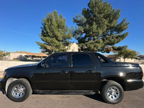 Used 2007 Chevrolet Avalanche LS image 1